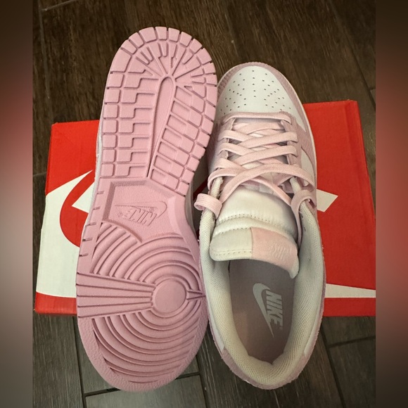 Women’s Nike dunk low size 10 brand new - Picture 4 of 4
